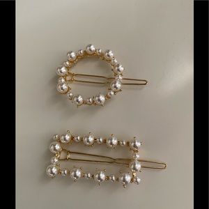 NYC 2pc pearl clip set